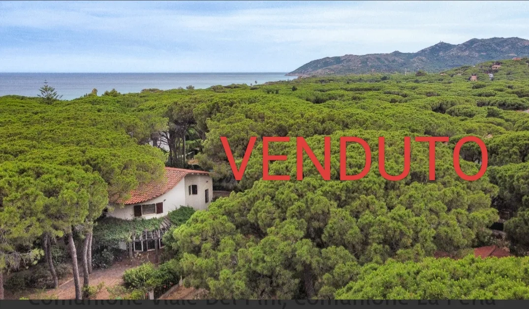 Santa Margherita di Pula, ampia villa vicino al mare