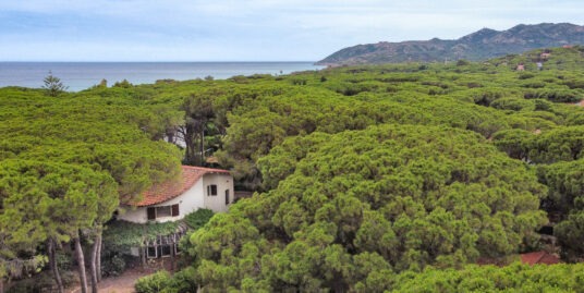 Santa Margherita di Pula, ampia villa vicino al mare
